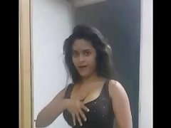 Sexy indian babe navneeta dancing shaking bigtits