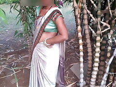 Desi xxx सौतेली दीदी बोली अगर कही घूमने लेके चलोगे रात को एक सरप्राइज़ है भाई तेरे लिए हिंदी आवाज में सुन  के पानी झर जाए